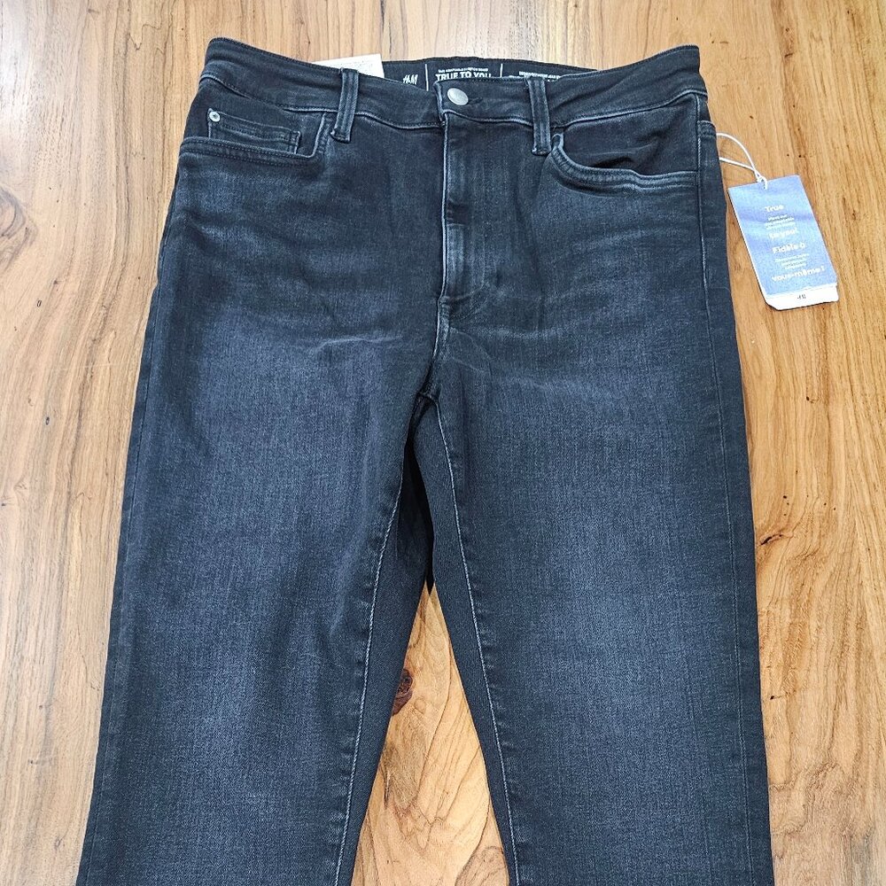 H&M NWT Skinny Jeans Sz. Large Black